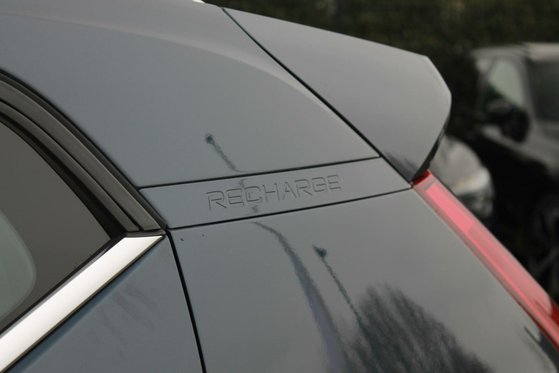 43447381-5.jpg
