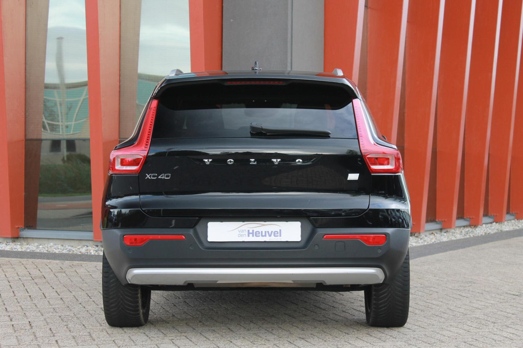 Volvo XC40 T5 Recharge Plus Bright | Stoelverwarming | Trekhaak | Parkeercamera | Memory Stoelen | H&K | Keyless 47502890-3.jpg | Van den Heuvel Auto's B.V.