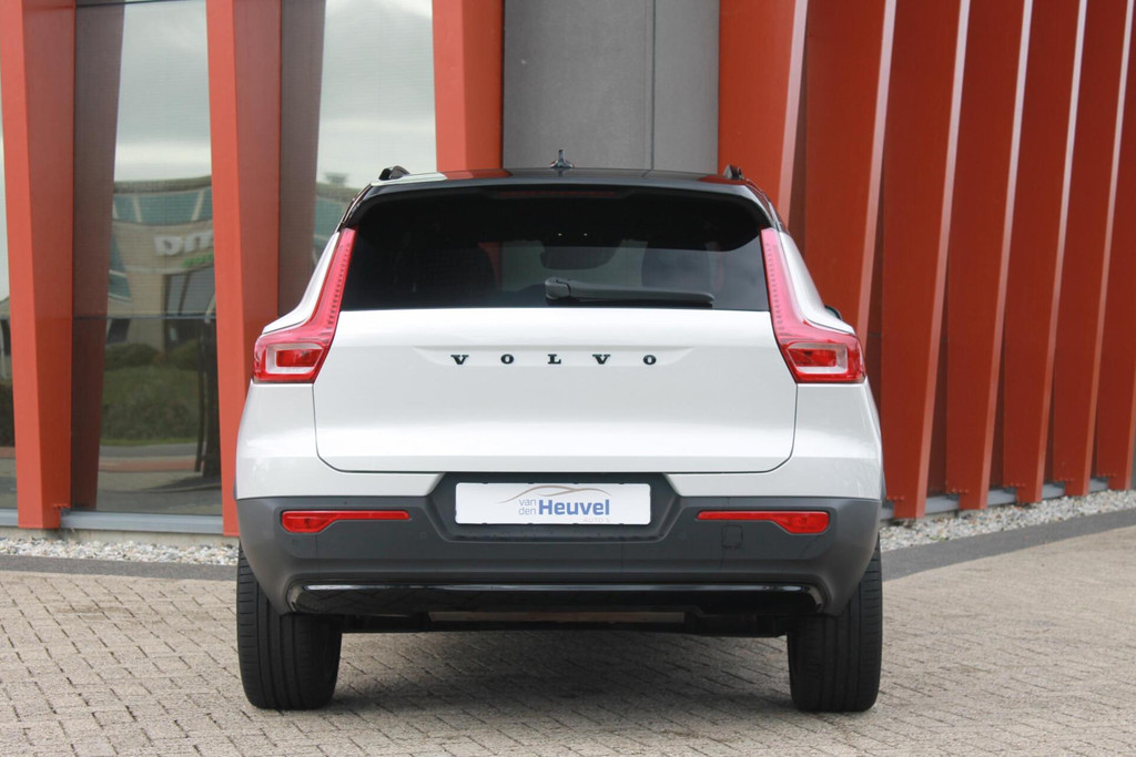 Volvo XC40 T5 Recharge R-Design | Stoelverwarming | 360° Camera | Pilot Assist | BLIS | H&K | Glossy Black | Keyless 47536229-3.jpg | Van den Heuvel Auto's B.V.