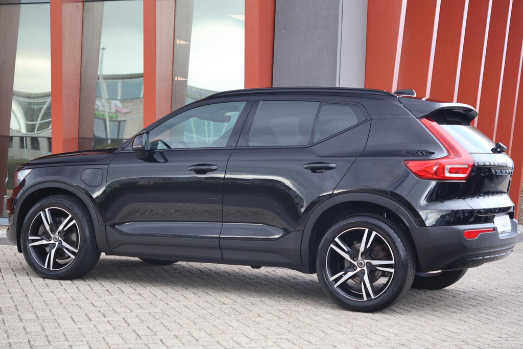 Volvo XC40 T4 Recharge R-Design | Parkeercamera | Keyless | Glossy Black 48335512-2.jpg | Van den Heuvel Auto's B.V.