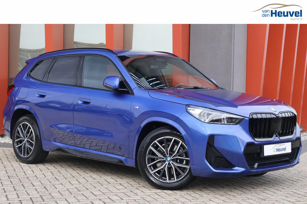 BMW X1 xDrive25e | M-sport | Stoelverwarming | Trekhaak | Leder | HUD | 360° Camera | LED 49923069-0.jpg | Van den Heuvel Auto's B.V.