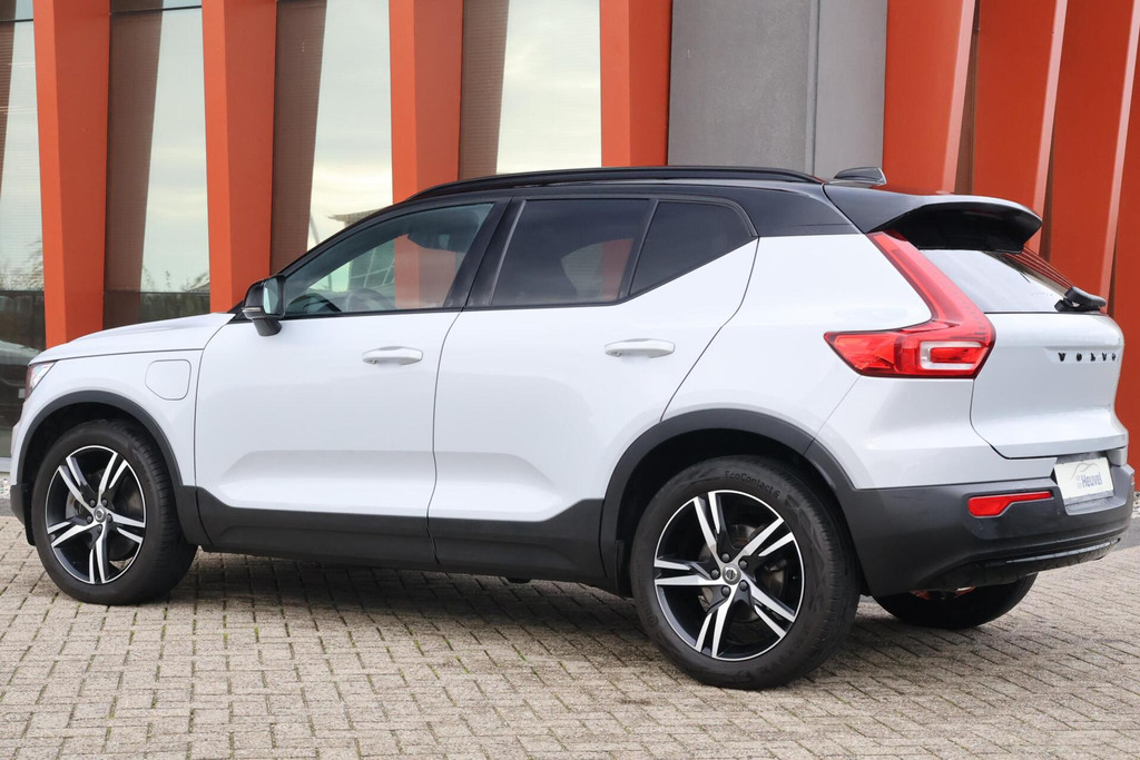 Volvo XC40 T4 Recharge R-Design | Stoelverwarming | Parkeercamera |H&K| BLIS | Pilot Assist | Keyless 50041943-2.jpg | Van den Heuvel Auto's B.V.
