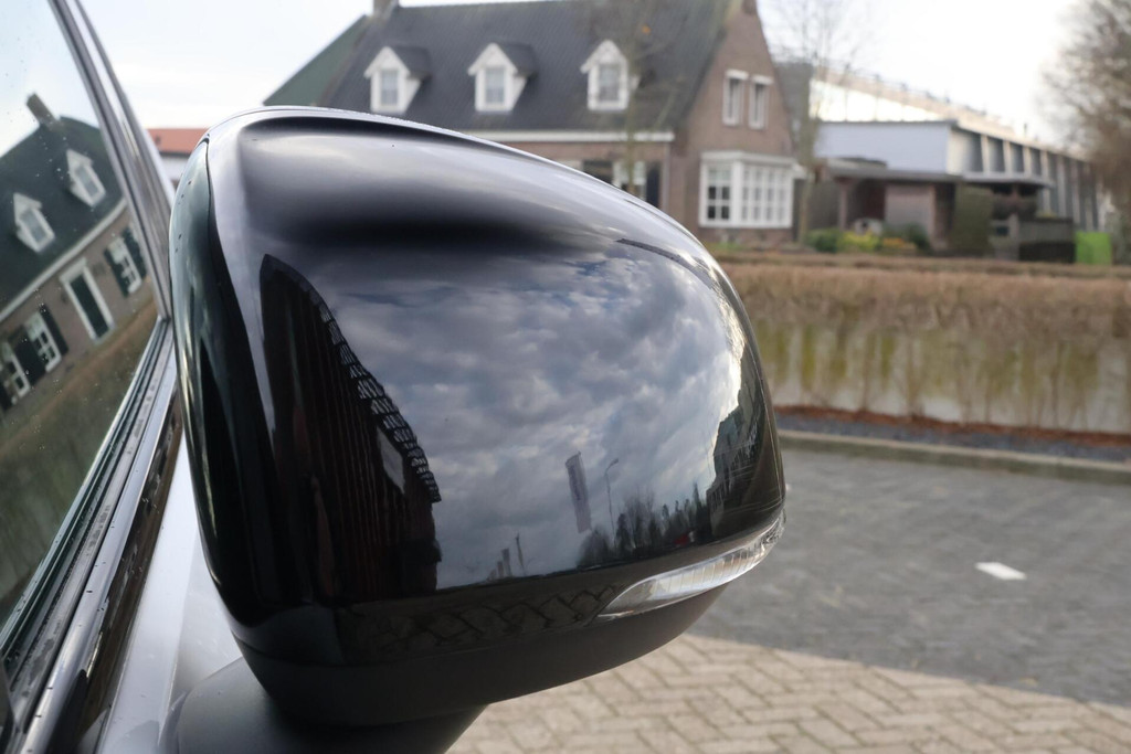 Volvo XC40 T4 Recharge R-Design | Stoelverwarming | Parkeercamera |H&K| BLIS | Pilot Assist | Keyless 50041943-4.jpg | Van den Heuvel Auto's B.V.