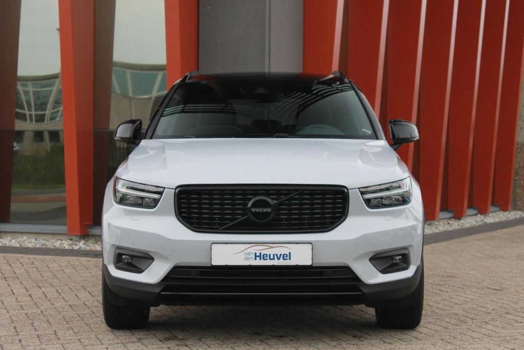 Volvo XC40 T4 Recharge R-Design | Stoelverwarming | Parkeercamera | H&K | Pilot Assist | Glossy Black 50708645-1.jpg | Van den Heuvel Auto's B.V.