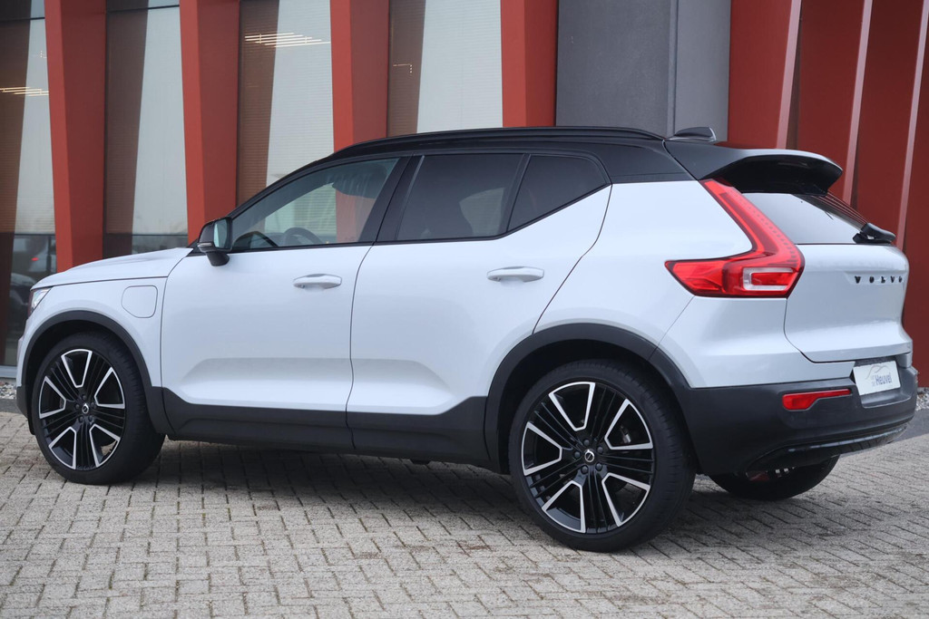 Volvo XC40 T4 Recharge R-Design | Stoelverwarming | Parkeercamera | H&K | Pilot Assist | Glossy Black 50708645-2.jpg | Van den Heuvel Auto's B.V.