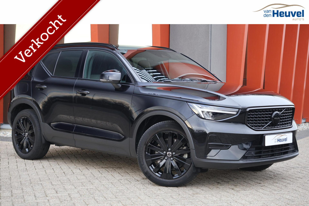 Volvo XC40 T4 Recharge Black Edition | Stoelverwarming | Parkeercamera | Harman Kardon | Memory Stoelen | Keyless | Glossy Black 50782796-0.jpg | Van den Heuvel Auto's B.V.