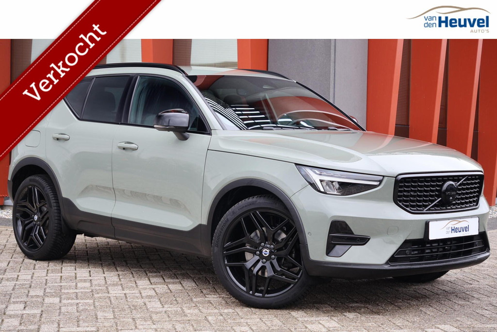 Volvo XC40 B3 Plus Dark | Stoelverwarming | 360° Camera | H/K | Memory Stoelen | Glossy Black 51005186-0.jpg | Van den Heuvel Auto's B.V.