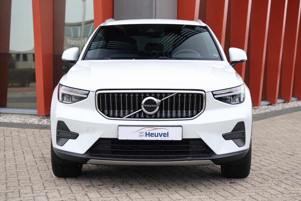 Volvo XC40 T4 Recharge Plus Bright | Stoelverwarming | Trekhaak | Parkeercamera | BLIS | Pilot Assist | Keyless 51165033-1.jpg | Van den Heuvel Auto's B.V.