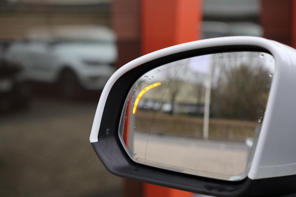 Volvo XC40 T4 Recharge Plus Bright | Stoelverwarming | Trekhaak | Parkeercamera | BLIS | Pilot Assist | Keyless 51165033-4.jpg | Van den Heuvel Auto's B.V.