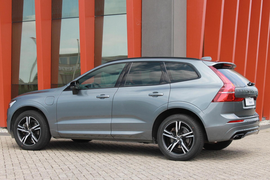 Volvo XC60 T6 Recharge AWD R-Design | Stoelverwarming | Parkeercamera | Panoramadak | H/K | Glossy Black | Keyless 51365891-2.jpg | Van den Heuvel Auto's B.V.