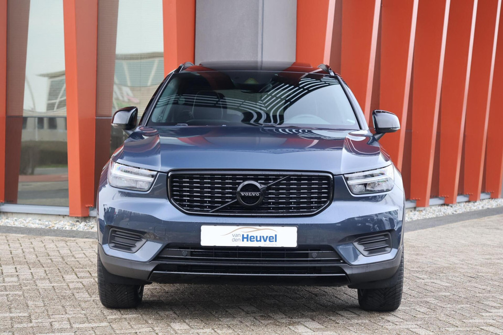 Volvo XC40 T4 Recharge R-Design | Stoelverwarming | Trekhaak | Panoramadak | Parkeercamera | Glossy Black | Keyless 51435106-1.jpg | Van den Heuvel Auto's B.V.