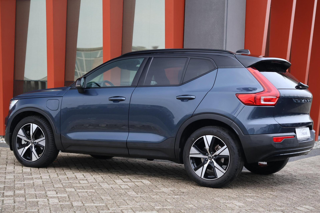 Volvo XC40 T4 Recharge R-Design | Stoelverwarming | Trekhaak | Panoramadak | Parkeercamera | Glossy Black | Keyless 51435106-2.jpg | Van den Heuvel Auto's B.V.