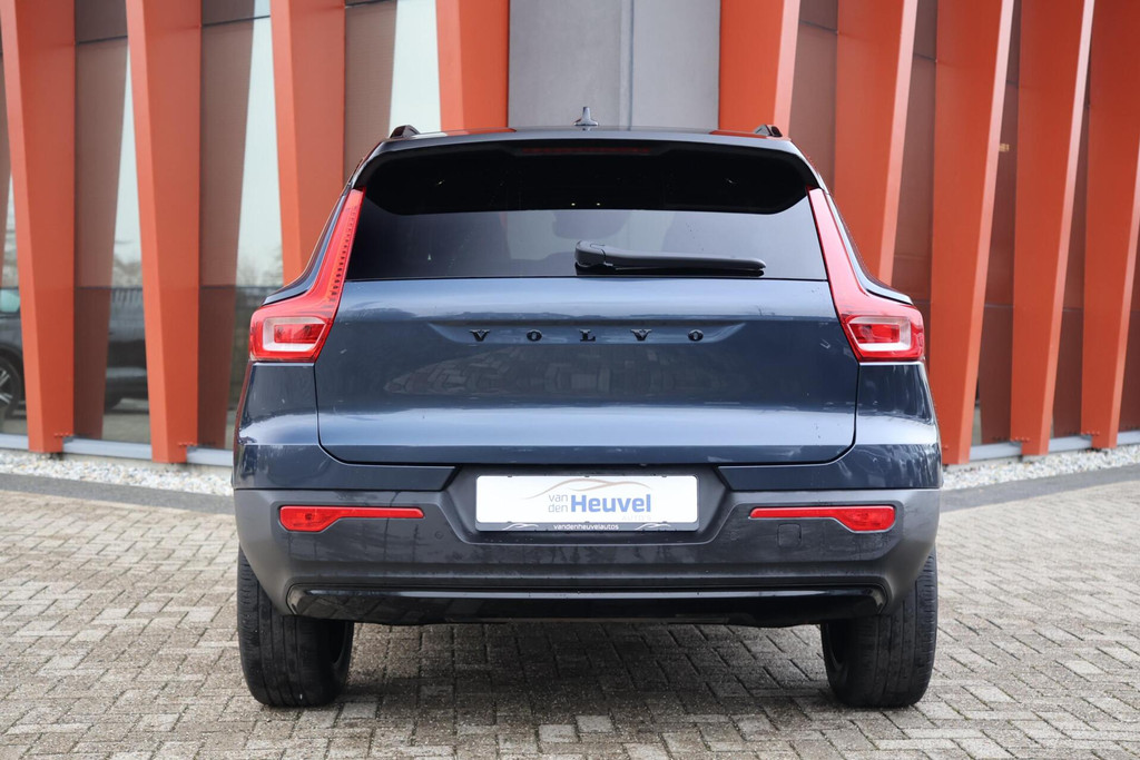 Volvo XC40 T4 Recharge R-Design | Stoelverwarming | Trekhaak | Panoramadak | Parkeercamera | Glossy Black | Keyless 51435106-3.jpg | Van den Heuvel Auto's B.V.