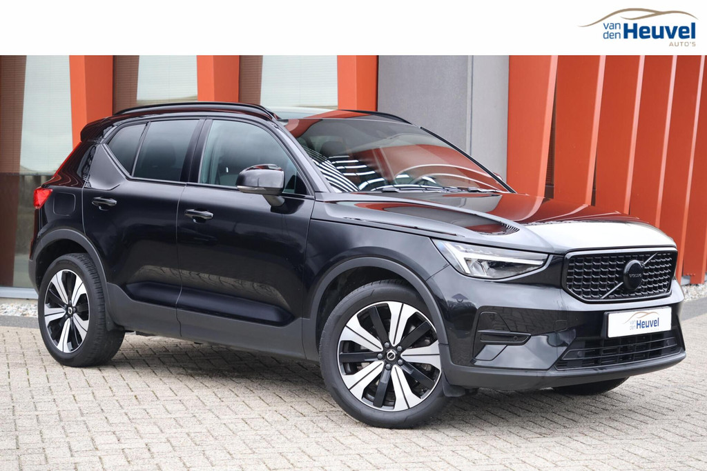 Volvo XC40 T4 Recharge Plus Dark | Stoelverwarming | Trekhaak | Parkeercamera| H/K | Keyless | Glossy Black 51626594-0.jpg | Van den Heuvel Auto's B.V.