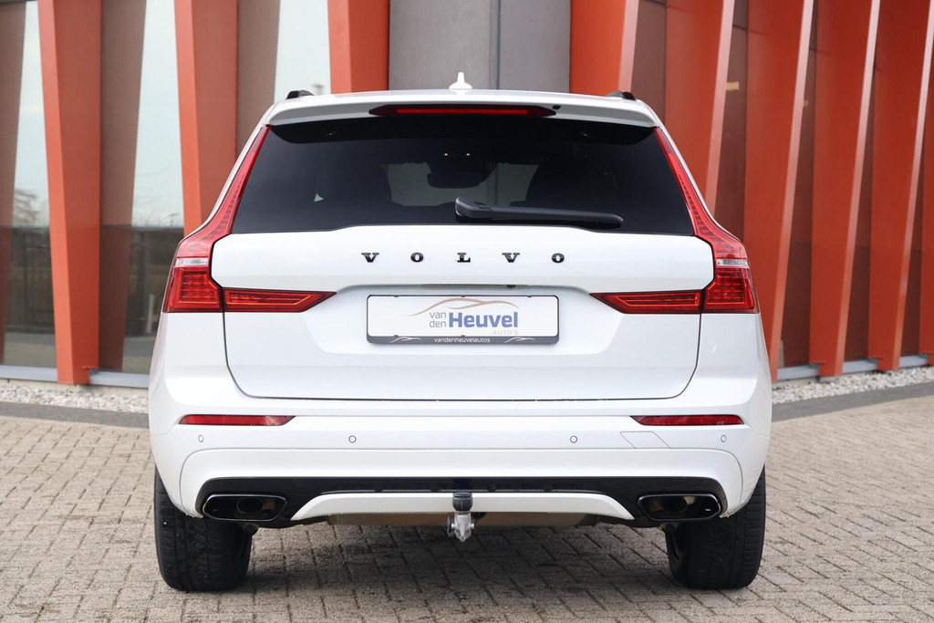 Volvo XC60 T6 Recharge AWD R-Design | Stoelverwarming | Trekhaak | Panoramadak | Parkeercamera | BLIS | Pilot Assist | Keyless 51667717-3.jpg | Van den Heuvel Auto's B.V.
