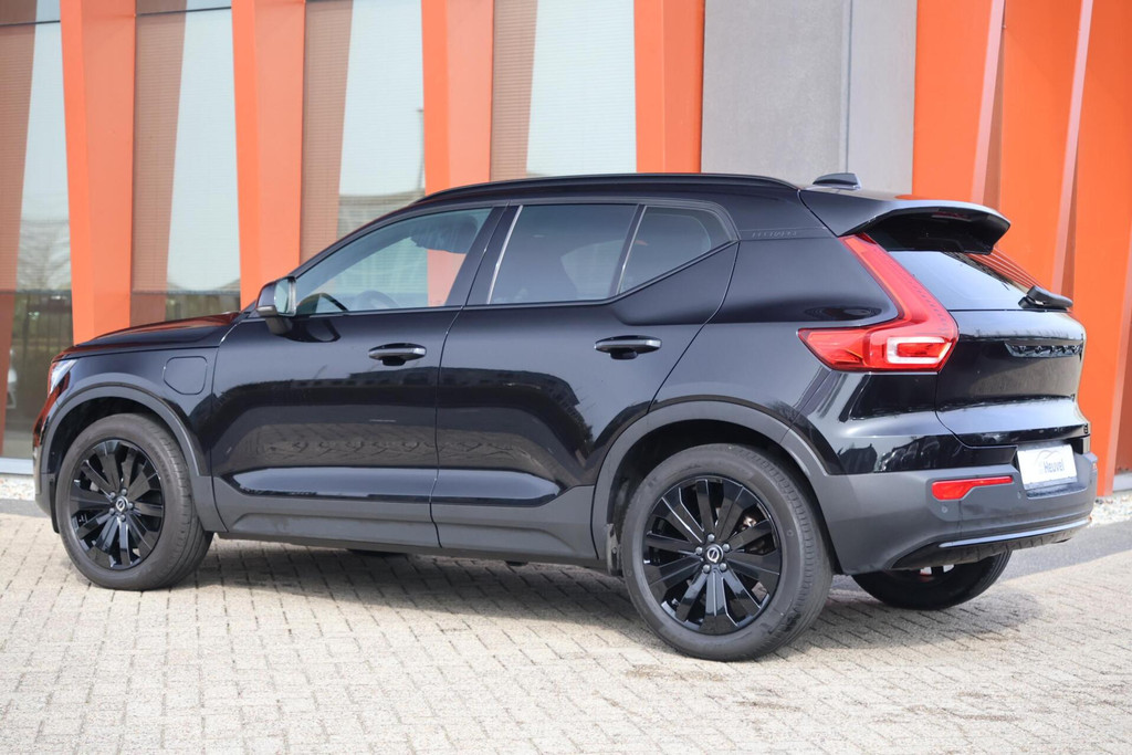 Volvo XC40 T4 Recharge Plus Dark | Stoelverwarming | Trekhaak | Parkeercamera | H/K | Glossy Black | Keyless 51799526-2.jpg | Van den Heuvel Auto's B.V.