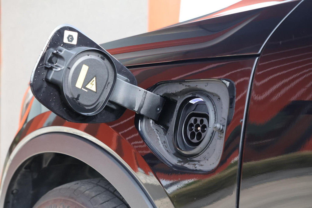 Volvo XC40 T4 Recharge Black Edition | Stoelverwarming | Trekhaak | Parkeercamera | H/K | Keyless 51799526-4.jpg | Van den Heuvel Auto's B.V.