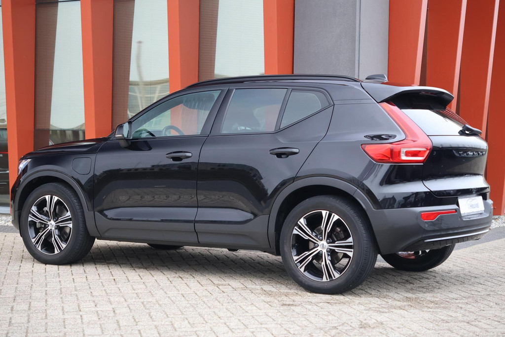 Volvo XC40 T4 Recharge Plus Dark | Stoelverwarming | Trekhaak | Parkeercamera | H/K | Keyless 52007807-2.jpg | Van den Heuvel Auto's B.V.