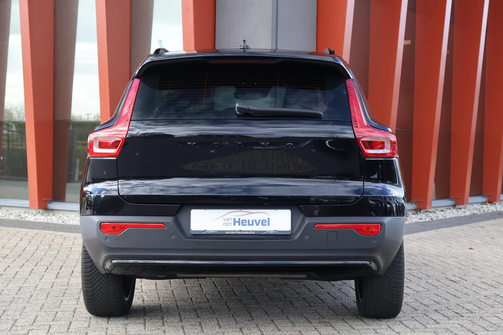 Volvo XC40 T4 Recharge Black Edition | Stoelverwarming | Trekhaak | Parkeercamera | H/K | Keyless 52007807-3.jpg | Van den Heuvel Auto's B.V.