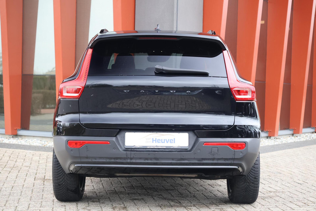 Volvo XC40 T4 Recharge Black Edition | Stoelverwarming | Trekhaak | Parkeercamera | H/K | Keyless 52014069-2.jpg | Van den Heuvel Auto's B.V.