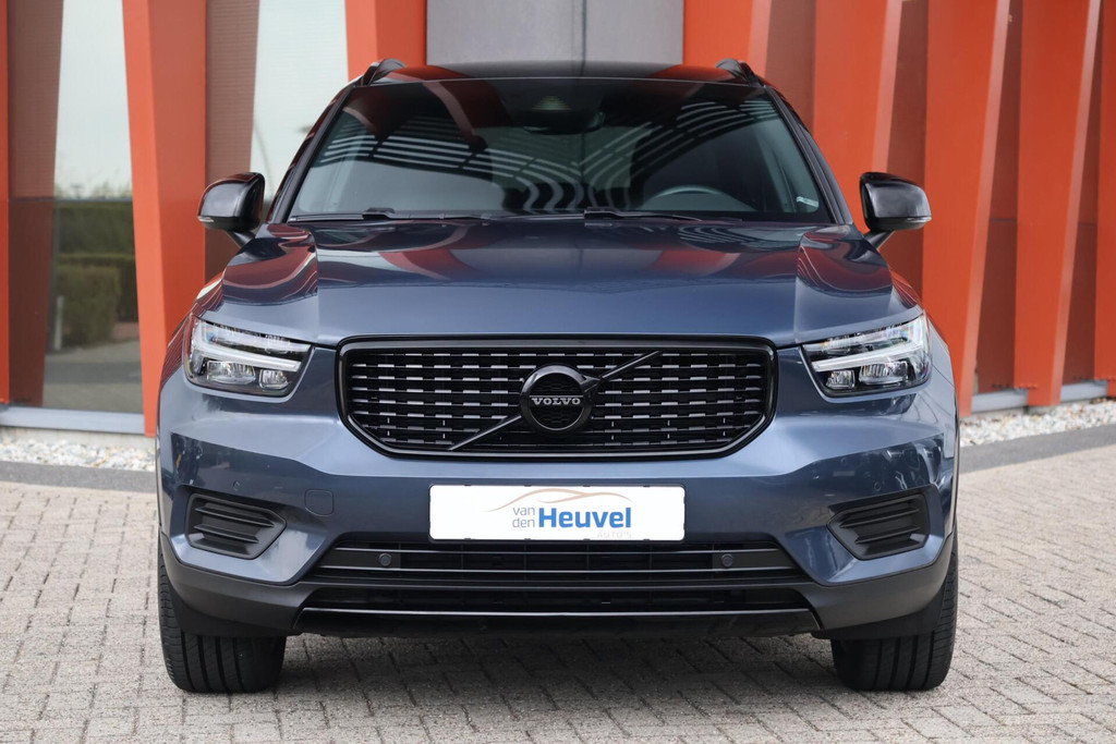 Volvo XC40 T4 Recharge R-Design | Stoelverwarming | Trekhaak | Leder | Parkeercamera | Pilot Assist | Keyless 52033270-1.jpg | Van den Heuvel Auto's B.V.