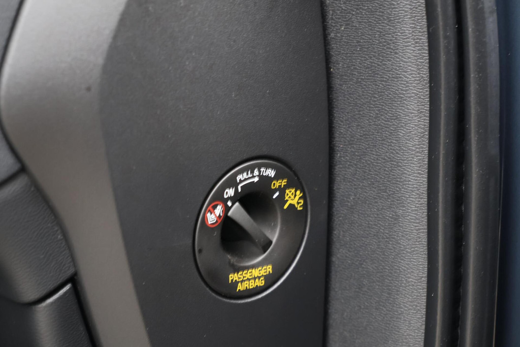 Volvo XC40 T4 Recharge R-Design | Stoelverwarming | Trekhaak | Leder | Parkeercamera | Pilot Assist | Keyless 52033270-39.jpg | Van den Heuvel Auto's B.V.