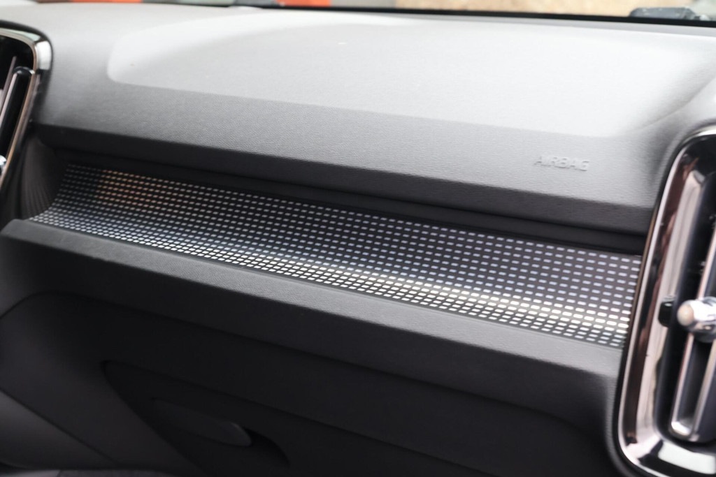 Volvo XC40 T4 Recharge R-Design | Stoelverwarming | Trekhaak | Leder | Parkeercamera | Pilot Assist | Keyless 52033270-41.jpg | Van den Heuvel Auto's B.V.