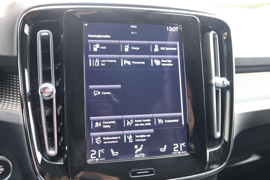 Volvo XC40 T4 Recharge R-Design | Stoelverwarming | Trekhaak | Leder | Parkeercamera | Pilot Assist | Keyless 52033270-46.jpg | Van den Heuvel Auto's B.V.