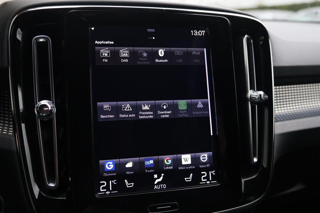 Volvo XC40 T4 Recharge R-Design | Stoelverwarming | Trekhaak | Leder | Parkeercamera | Pilot Assist | Keyless 52033270-47.jpg | Van den Heuvel Auto's B.V.