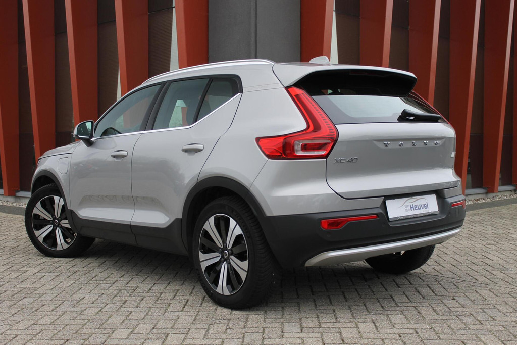 Volvo XC40 T4 Recharge Core Bright | Parkeercamera | Keyless | 19 Inch | Silver skidplates voor en achter 52577002-2.jpg | Van den Heuvel Auto's B.V.