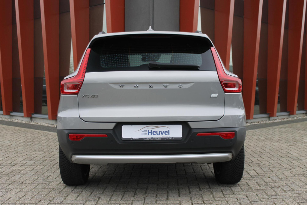 Volvo XC40 T4 Recharge Core Bright | Parkeercamera | Keyless | 19 Inch | Silver skidplates voor en achter 52577002-3.jpg | Van den Heuvel Auto's B.V.