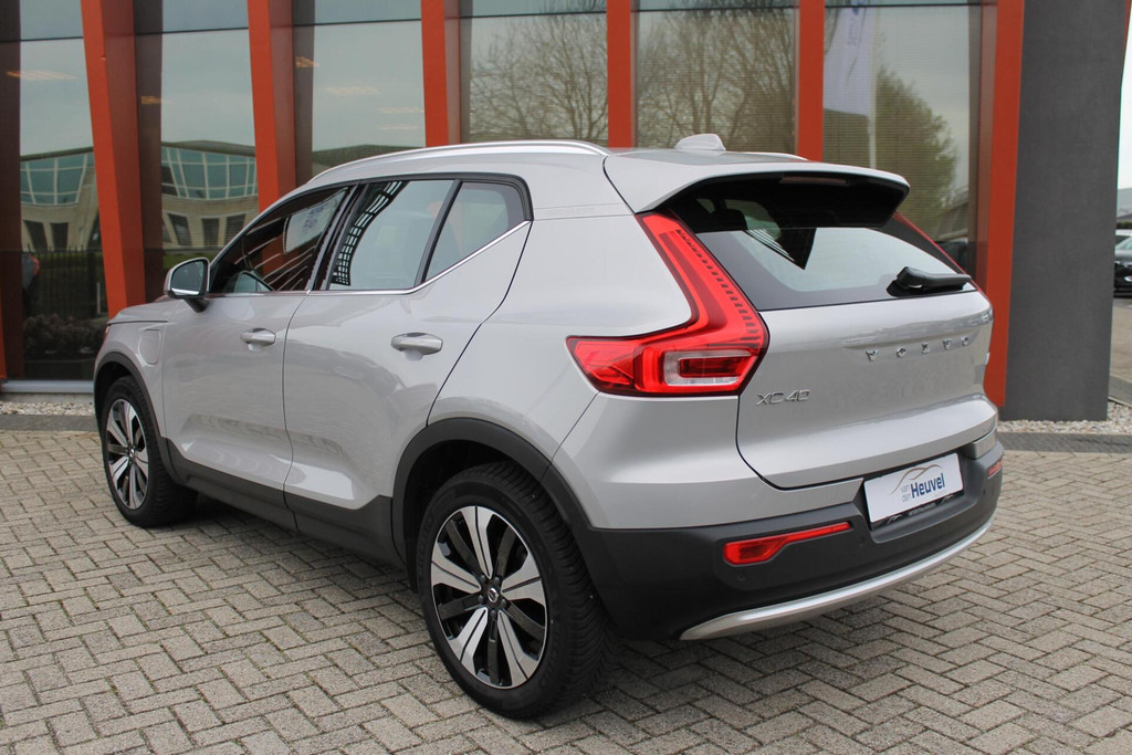 Volvo XC40 T4 Recharge Core Bright | Parkeercamera | Keyless | 19 Inch | Silver skidplates voor en achter 52577002-4.jpg | Van den Heuvel Auto's B.V.