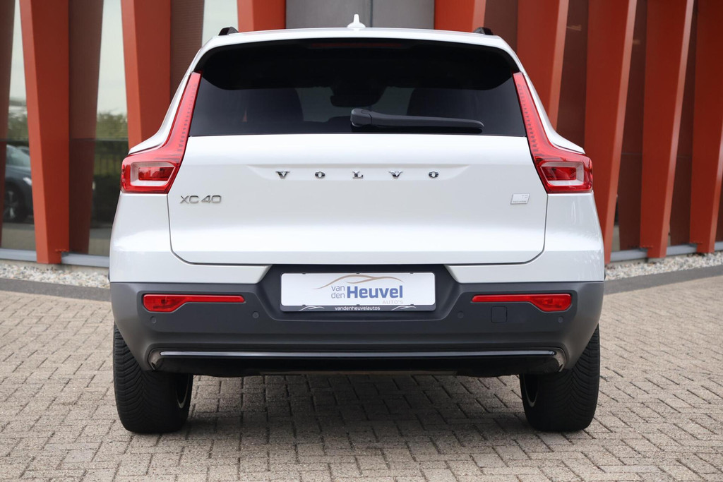 Volvo XC40 T5 Recharge Plus Dark | Stoelverwarming | Trekhaak | Leder | BLIS | Pilot Assist | 360° Camera | H/K | Keyless 53121303-3.jpg | Van den Heuvel Auto's B.V.