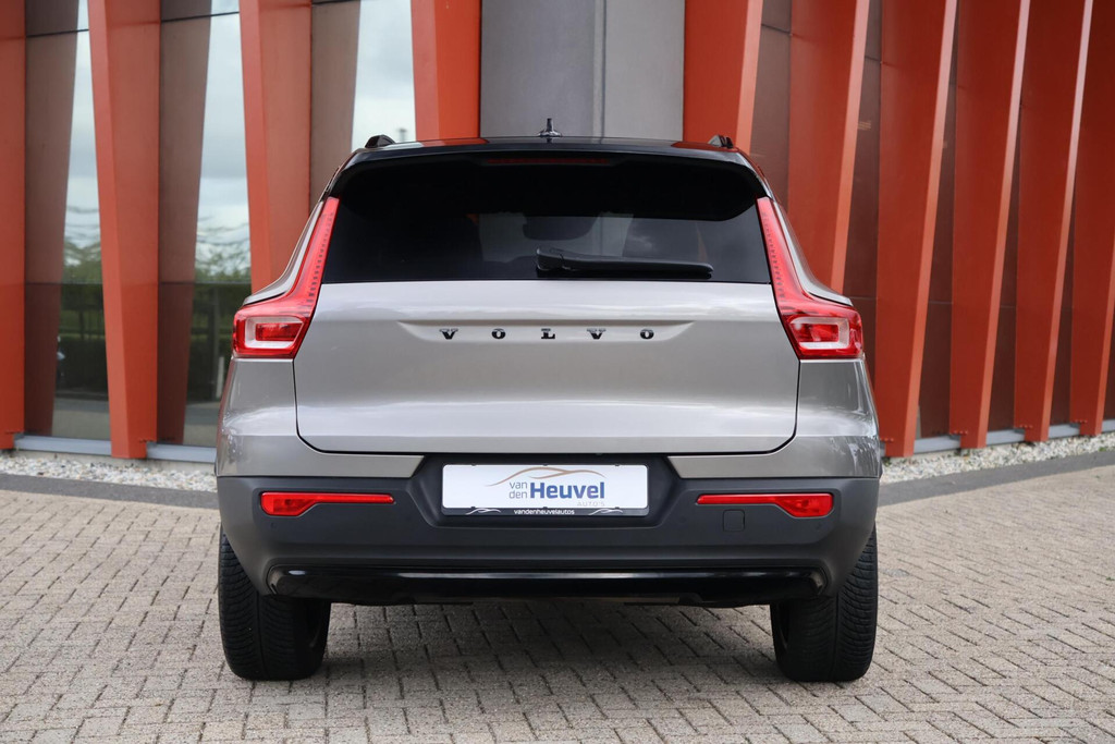 Volvo XC40 T4 Recharge R-Design | Stoelverwarming | Parkeercamera | Keyless | Glossy Black 53122614-3.jpg | Van den Heuvel Auto's B.V.