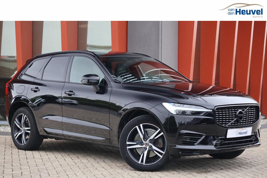 Volvo XC60 T6 Recharge AWD R-Design | Stoelverwarming | Trekhaak | Panoramadak | Pilot Assist | BLIS | H/K | Glossy Black | Keyless 53217596-0.jpg | Van den Heuvel Auto's B.V.