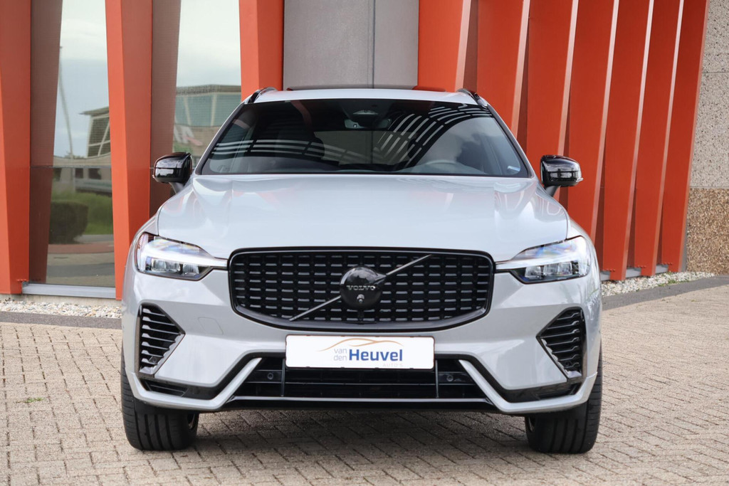 Volvo XC60 T8 Recharge AWD Ultra Dark | Stoelverwarming | Panoramadak | 360° Camera | Pilot Assist | BLIS | Glossy Black | Keyless 53310106-1.jpg | Van den Heuvel Auto's B.V.