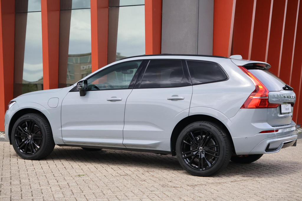 Volvo XC60 T8 Recharge AWD Ultra Dark | Stoelverwarming | Panoramadak | 360° Camera | Pilot Assist | BLIS | Glossy Black | Keyless 53310106-2.jpg | Van den Heuvel Auto's B.V.
