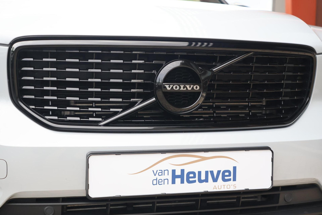Volvo XC40 T4 Recharge R-Design | Stoelverwarming | Trekhaak | Parkeercamera | BLIS 53348115-4.jpg | Van den Heuvel Auto's B.V.