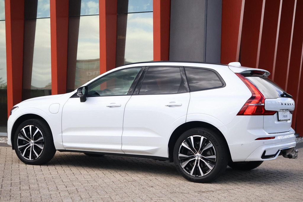 Volvo XC60 T6 Recharge AWD Plus Dark | Longe Range | Stoelverwarming | Trekhaak | Panoramadak | Leder | 360° Camera | BLIS | Pilot Assist | 53376106-2.jpg | Van den Heuvel Auto's B.V.