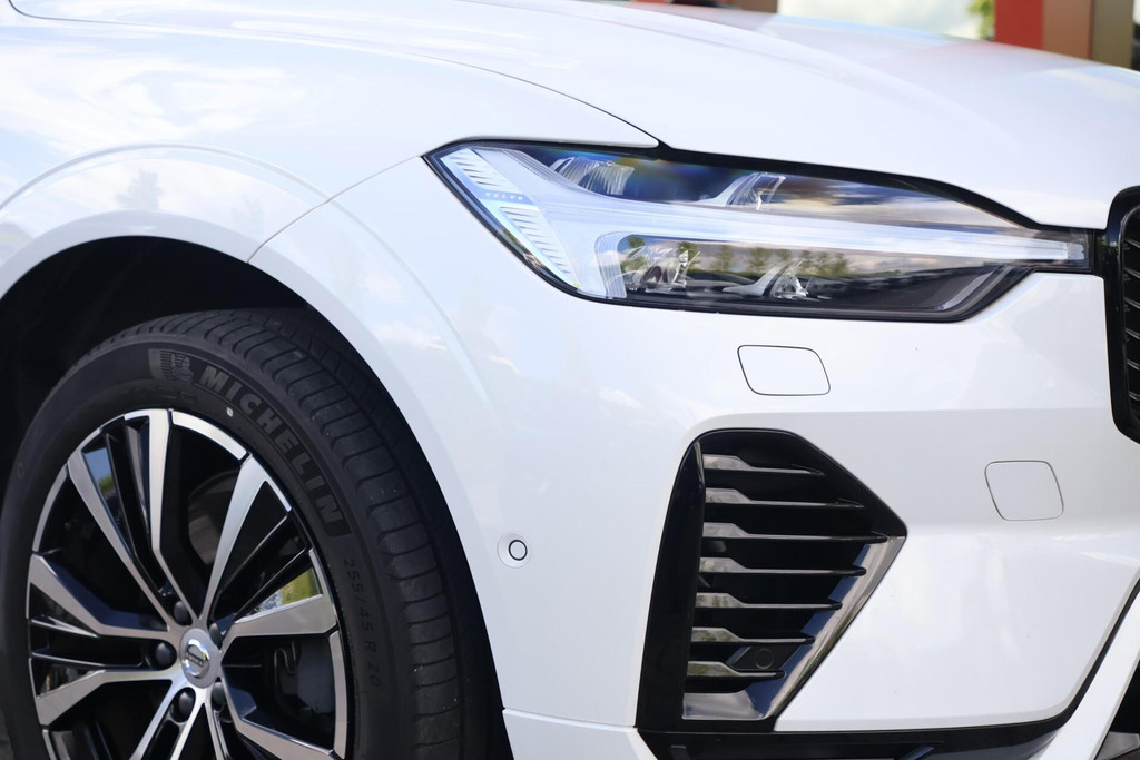 Volvo XC60 T6 Recharge AWD Plus Dark | Longe Range | Stoelverwarming | Trekhaak | Panoramadak | Leder | 360° Camera | BLIS | Pilot Assist | 53376106-4.jpg | Van den Heuvel Auto's B.V.