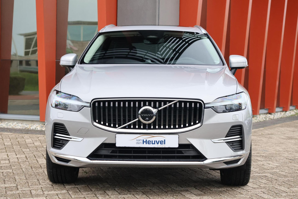 Volvo XC60 T8 Recharge AWD Ultimate Bright | Long Range | Stoelverwarming | Trekhaak |Luchtvering | HUD | Leder | BLIS | Pilot Assist | B&W 53415572-1.jpg | Van den Heuvel Auto's B.V.