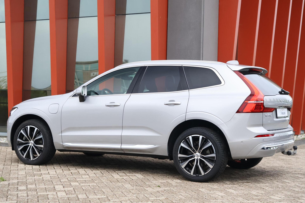 Volvo XC60 T8 Recharge AWD Ultimate Bright | Long Range | Stoelverwarming | Trekhaak |HUD | Leder | BLIS | Pilot Assist | B&W | Keyless 53415572-2.jpg | Van den Heuvel Auto's B.V.