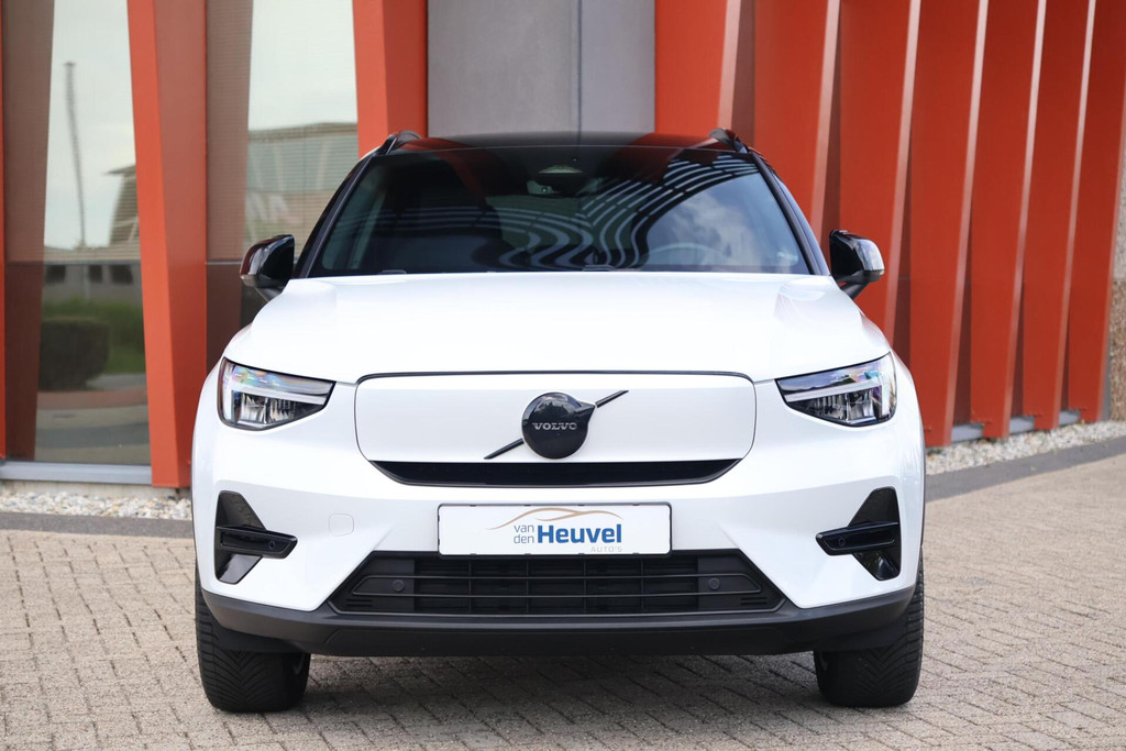 Volvo XC40 Recharge R Design 70 kWh | Stoelverwarming | Parkeercamera | Full Electric | Glossy Black 53587247-1.jpg | Van den Heuvel Auto's B.V.