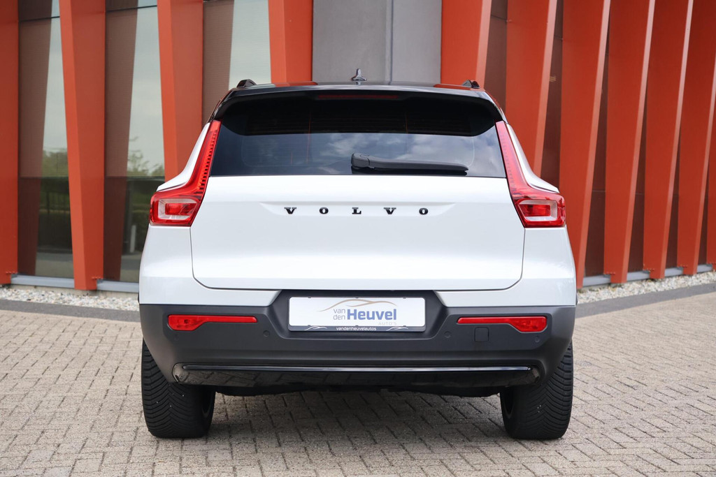 Volvo XC40 Recharge R Design 70 kWh | Stoelverwarming | Parkeercamera | Full Electric | Glossy Black 53587247-3.jpg | Van den Heuvel Auto's B.V.