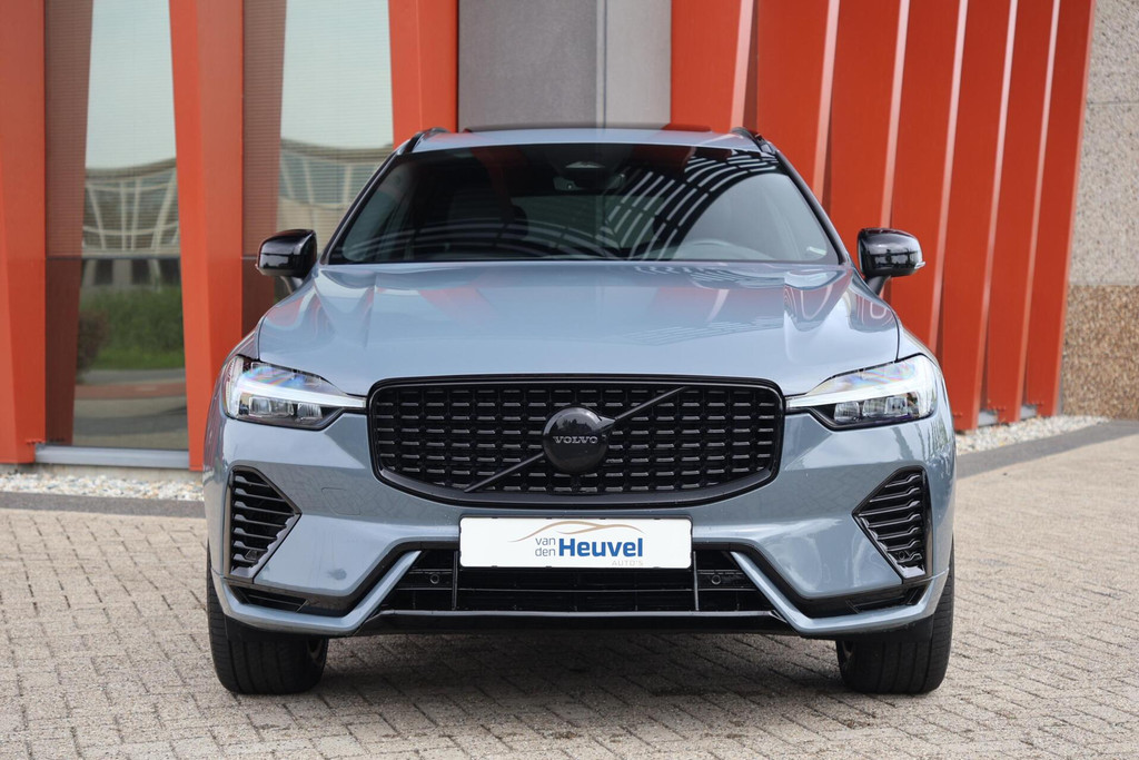 Volvo XC60 T6 Recharge AWD Plus Dark | Longe Range | Trekhaak | Panoramadak | Parkeercamera | Glossy Black | Keyless 53587716-1.jpg | Van den Heuvel Auto's B.V.