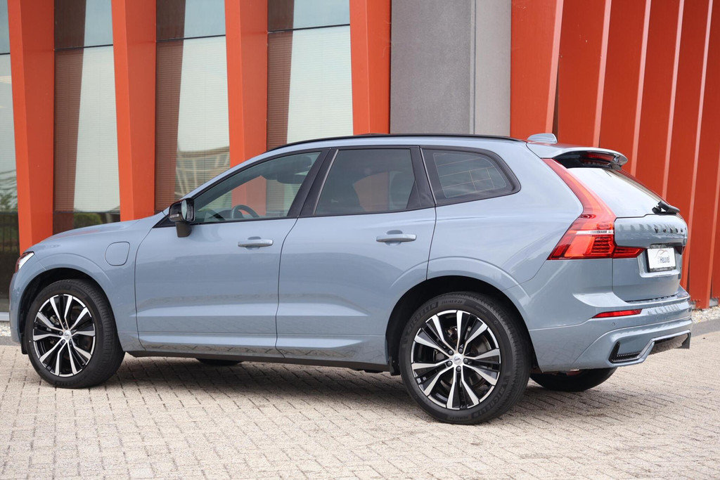 Volvo XC60 T6 Recharge AWD Plus Dark | Longe Range | Trekhaak | Panoramadak | Parkeercamera | Glossy Black | Keyless 53587716-2.jpg | Van den Heuvel Auto's B.V.