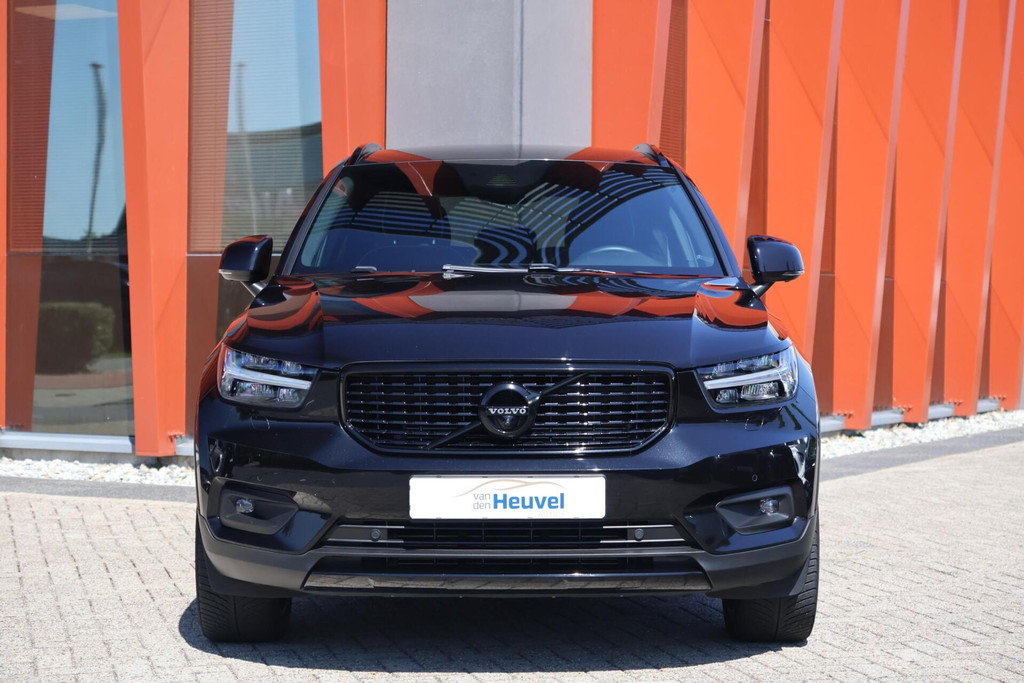 Volvo XC40 T4 Recharge R-Design | Stoelverwarming | Trekhaak | 360° Camera | Pilot Assist | H/K | Mem. Stoelen | Keyless | Glossy Black 53654331-1.jpg | Van den Heuvel Auto's B.V.