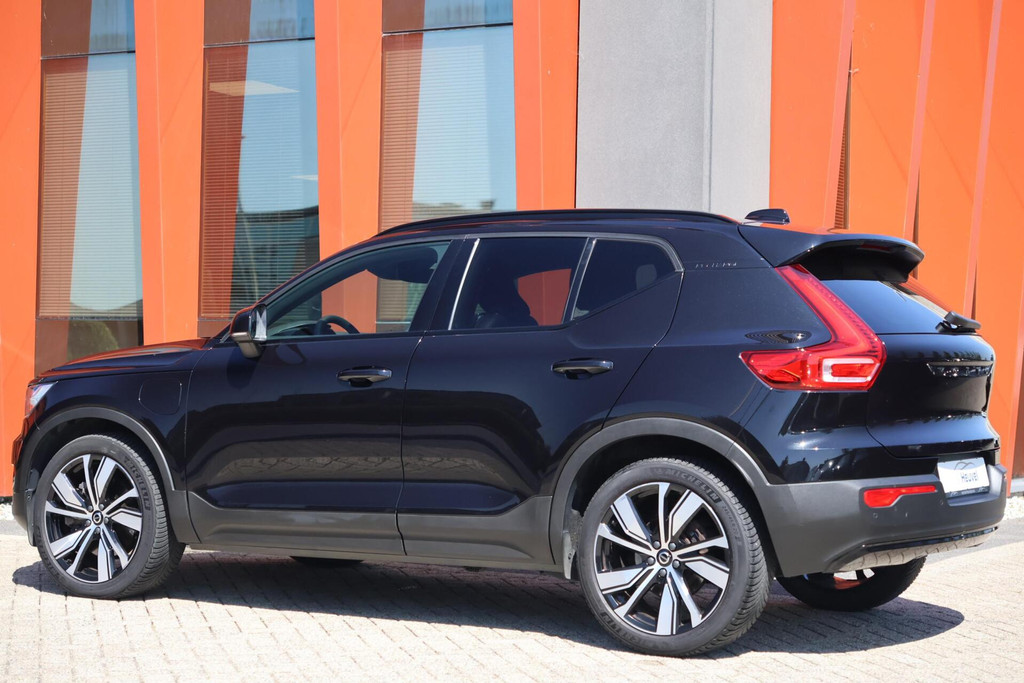 Volvo XC40 T4 Recharge R-Design | Stoelverwarming | Trekhaak | 360° Camera | Pilot Assist | H/K | Mem. Stoelen | Keyless | Glossy Black 53654331-2.jpg | Van den Heuvel Auto's B.V.