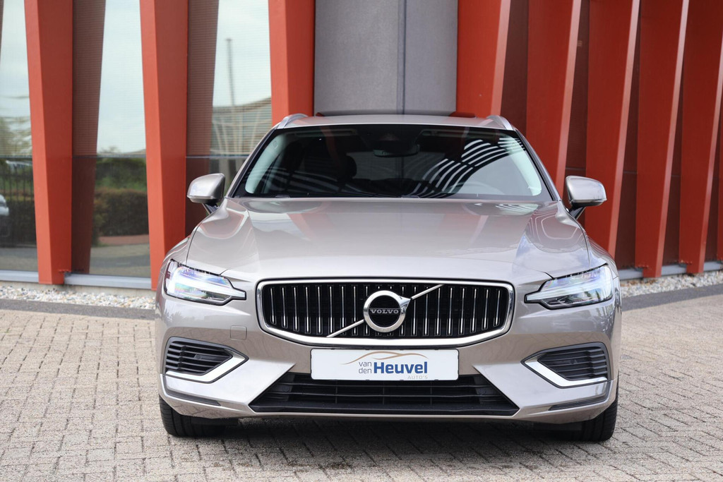 Volvo V60 T8 Recharge AWD Inscription | Trekhaak | Stoelverwarming | Leder | Panoramadak | Parkeercamera | Keyless 53655607-1.jpg | Van den Heuvel Auto's B.V.