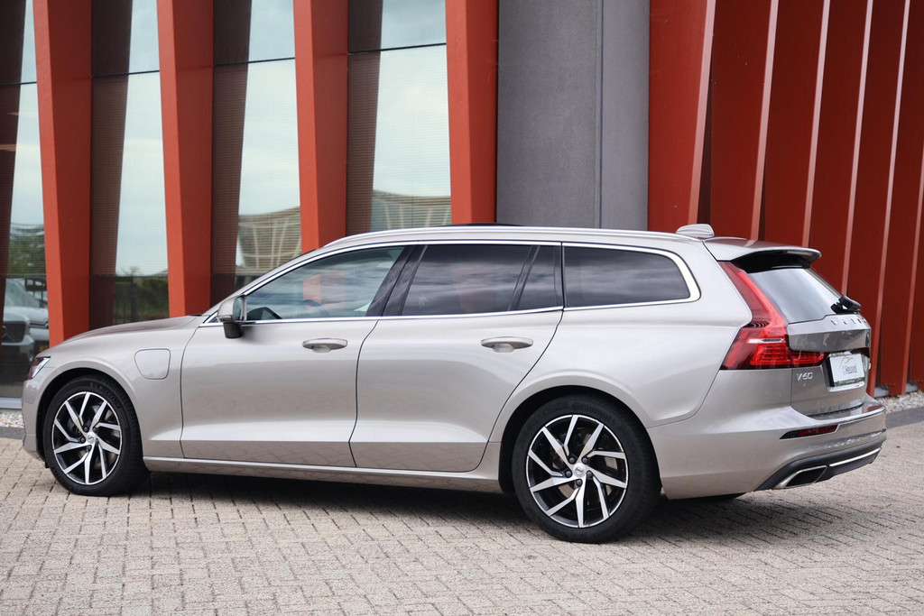 Volvo V60 T8 Recharge AWD Inscription | Trekhaak | Stoelverwarming | Leder | Panoramadak | Parkeercamera | Keyless 53655607-2.jpg | Van den Heuvel Auto's B.V.